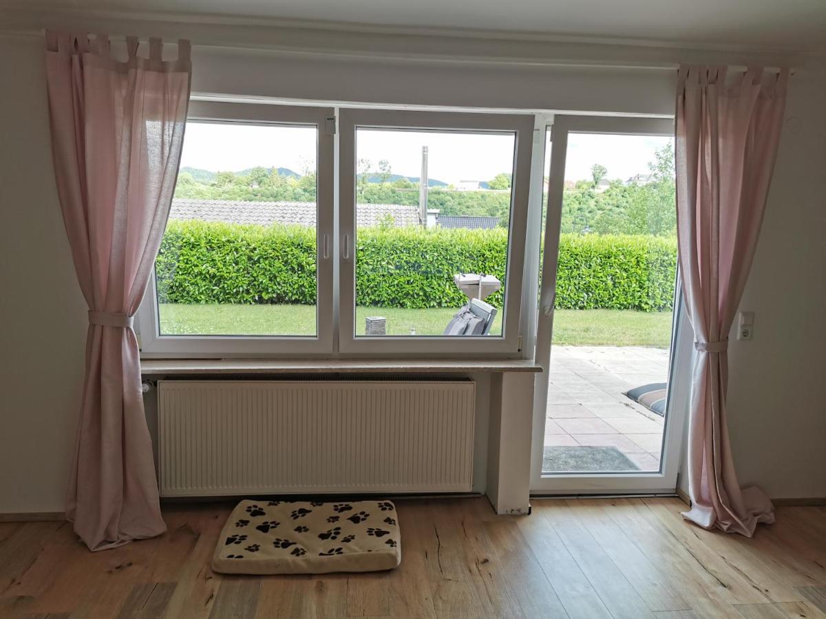 Gemuetliche 90 Qm Wohnung In Saarburg, Zentral Gelegen, Garten Mit Aussicht, Separater Eingang Exterior foto